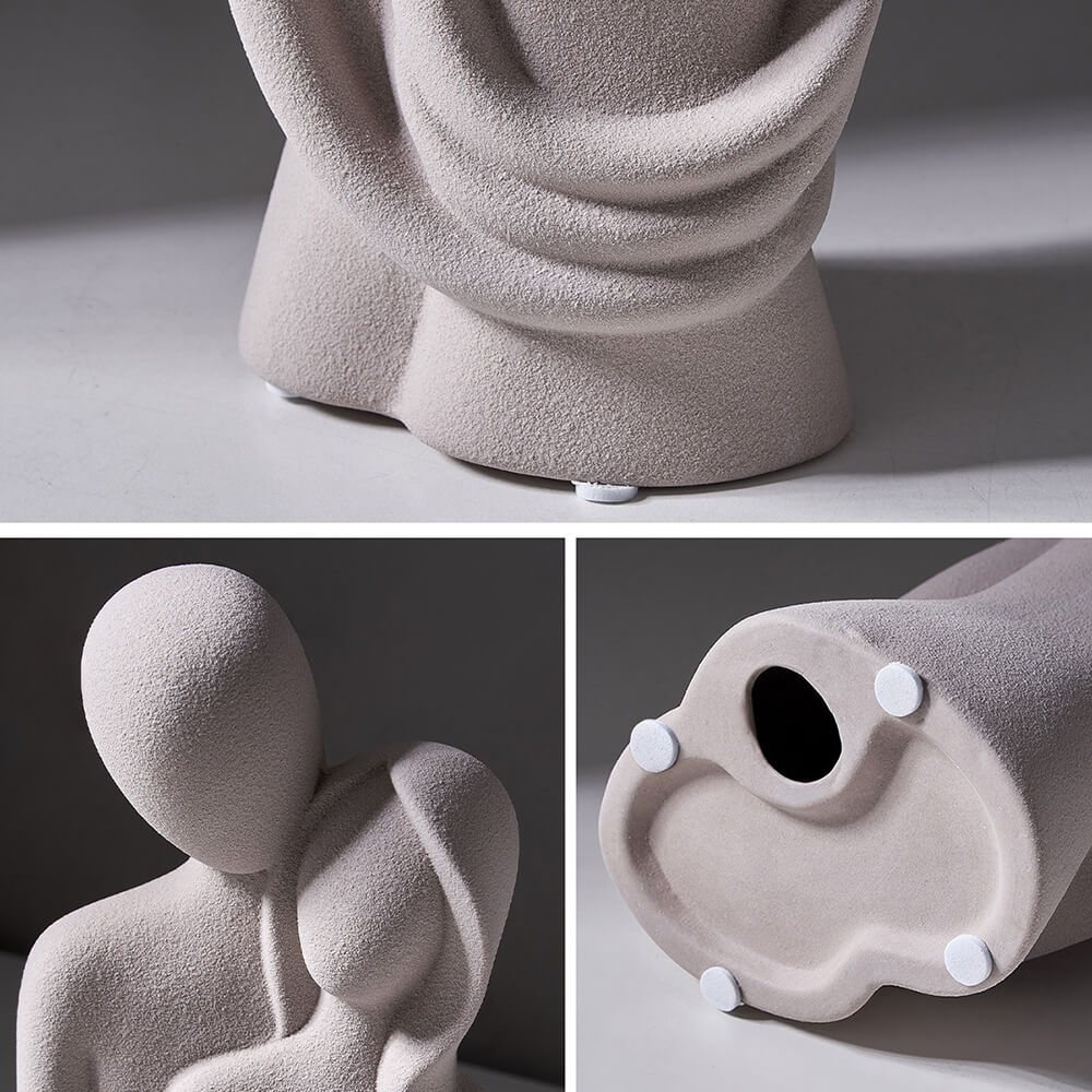 Marry - Abstract Hugging Lovers Statue