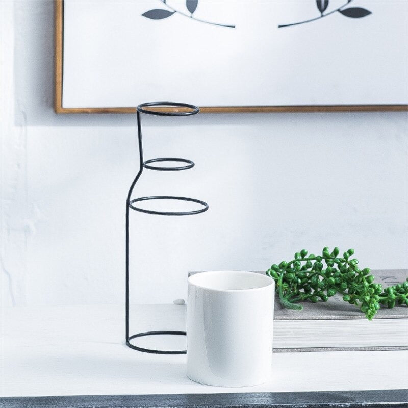 Mindo - Nordic Modern Wire Cage Ceramic Vase