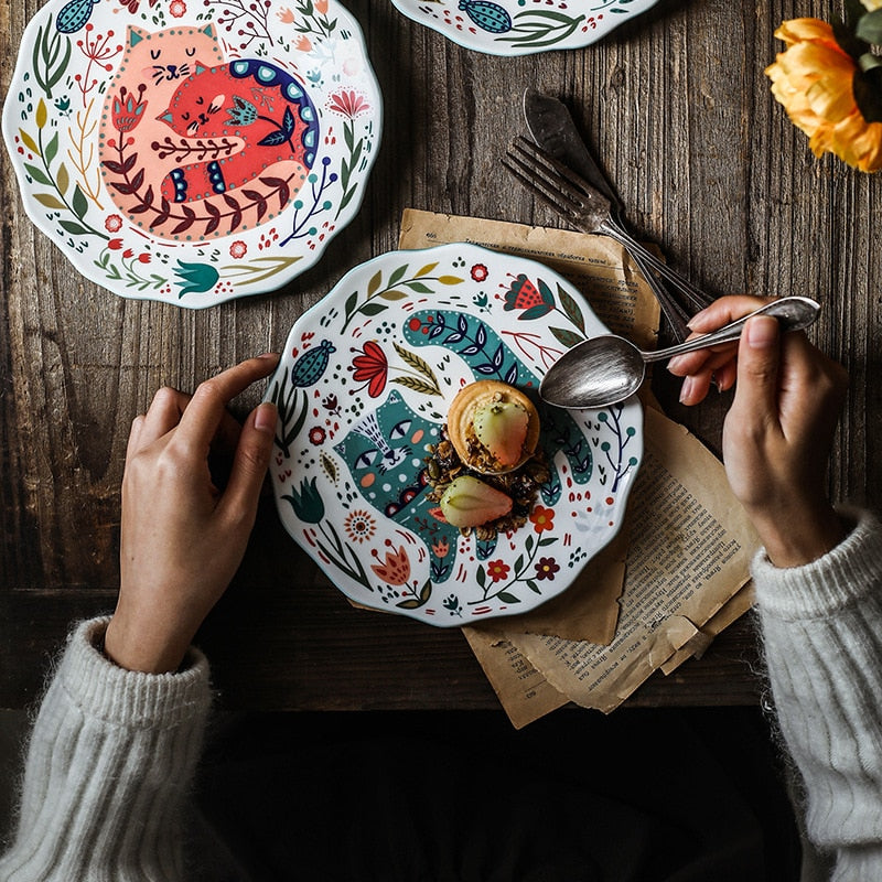 Juncal - Sneaky Cat Decorative Ceramic Plate